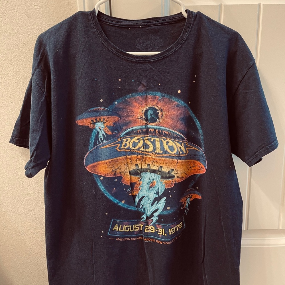 Boston Band Tee